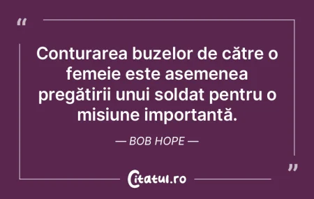 Conturarea buzelor de către o femeie es...