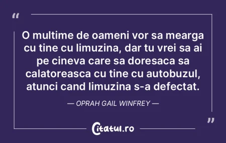 O multime de oameni vor sa mearga cu tin...