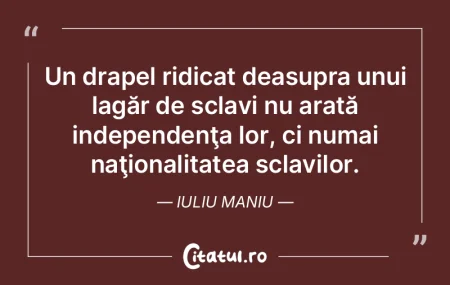 Un drapel ridicat deasupra unui lagăr d...