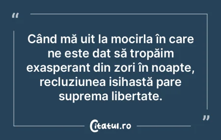 Se străduie să se prindă de un fir de... Se străduie să se prindă de un fir de...